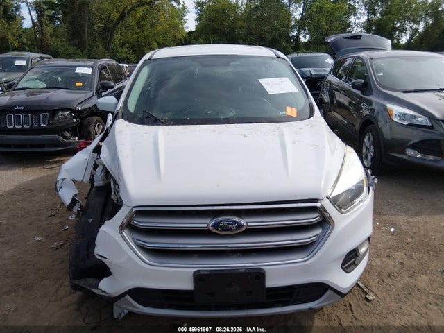 45961907 :رقم المزاد ، 1FMCU0GD2HUE89737 vin ، 2017 Ford Escape Se مزاد بيع