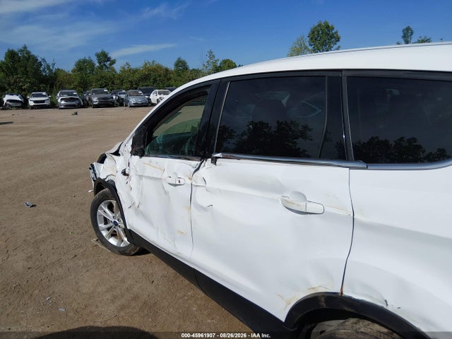45961907 :رقم المزاد ، 1FMCU0GD2HUE89737 vin ، 2017 Ford Escape Se مزاد بيع