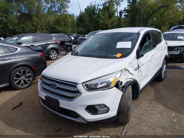 45961907 :رقم المزاد ، 1FMCU0GD2HUE89737 vin ، 2017 Ford Escape Se مزاد بيع
