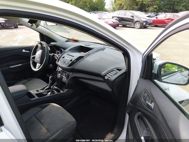 45961907 :رقم المزاد ، 1FMCU0GD2HUE89737 vin ، 2017 Ford Escape Se مزاد بيع