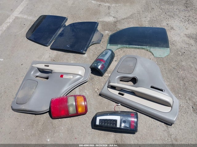 45961909 :رقم المزاد ، 1GKEK13T02J224608 vin ، 2002 Gmc Yukon Slt مزاد بيع