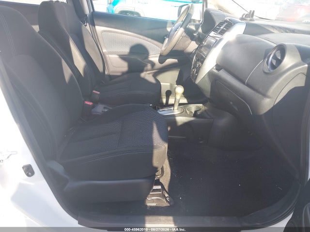 Продажа на аукционе авто 2015 Nissan Versa Note Sv, vin: 3N1CE2CP1FL384064, номер лота: 45962010