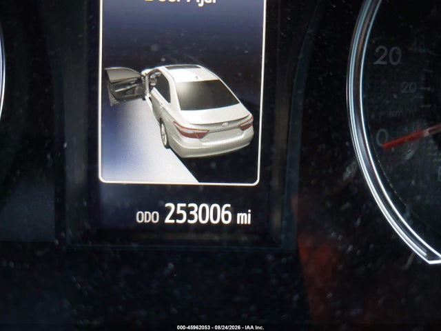 4T1BF1FK3FU902323 Toyota CAMRY SE