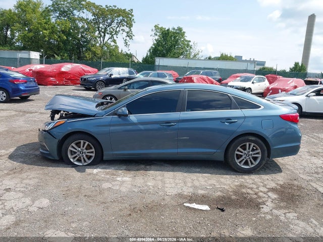 2015 Hyundai Sonata Se მანქანა იყიდება აუქციონზე, vin: 5NPE24AF8FH121929, აუქციონის ნომერი: 45962064