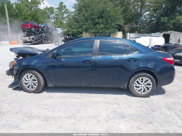 45962099 :رقم المزاد ، 5YFBURHE4JP831557 vin ، 2018 Toyota Corolla Le مزاد بيع