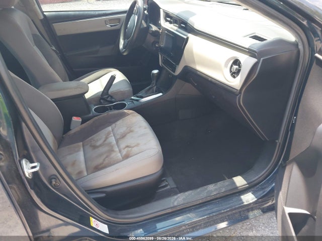 45962099 :رقم المزاد ، 5YFBURHE4JP831557 vin ، 2018 Toyota Corolla Le مزاد بيع