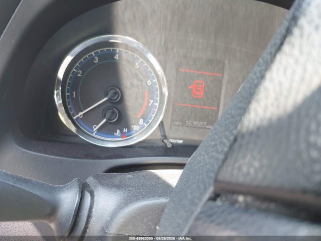 45962099 :رقم المزاد ، 5YFBURHE4JP831557 vin ، 2018 Toyota Corolla Le مزاد بيع