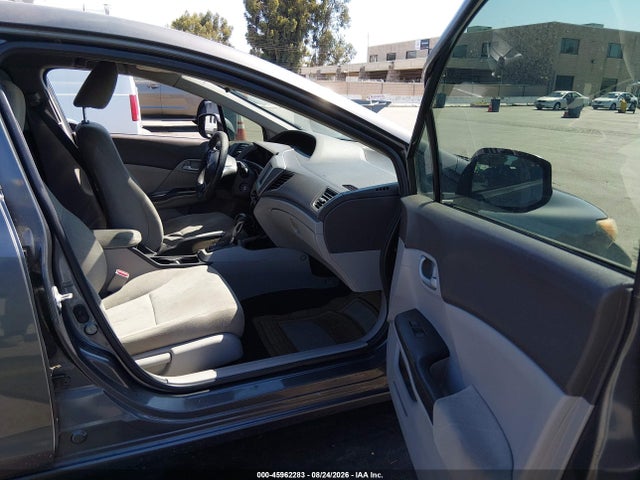 45962283 :رقم المزاد ، 2HGFB2F68CH553895 vin ، 2012 Honda Civic Hf مزاد بيع