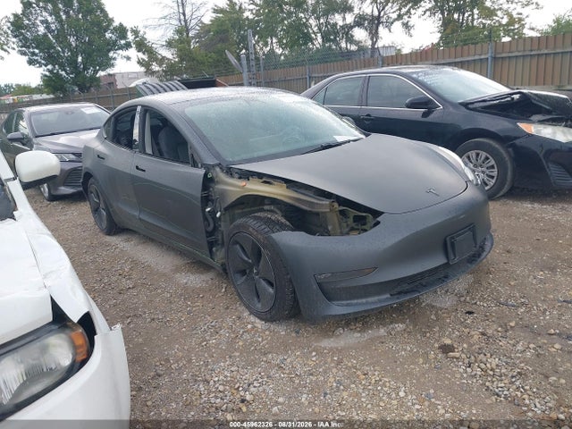 45962326 :رقم المزاد ، 5YJ3E1EB0JF127302 vin ، 2018 Tesla Model 3 Long Range/performance مزاد بيع