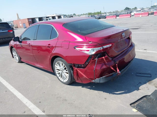 2018 Toyota Camry Xle მანქანა იყიდება აუქციონზე, vin: 4T1B11HK5JU556103, აუქციონის ნომერი: 45962430