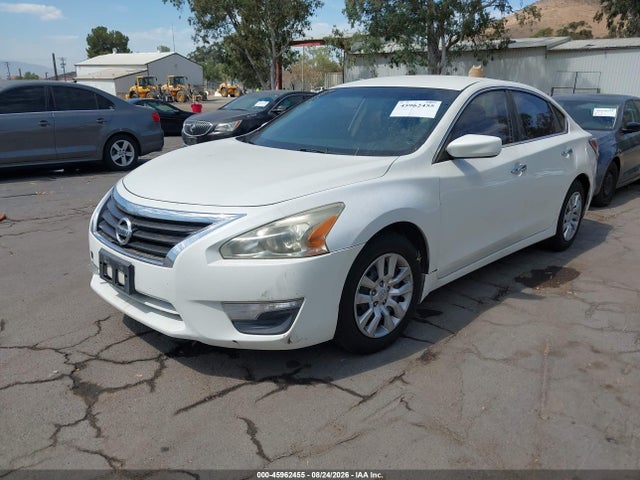 Nissan Altima 2.5 S 2015 1N4AL3AP7FC420327 Image 2