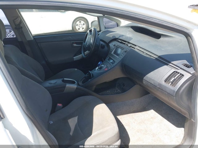 Toyota Prius Two 2014 JTDKN3DU7E1815287 Image 5