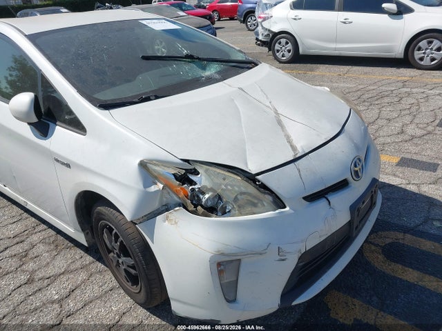 Toyota Prius Two 2014 JTDKN3DU7E1815287 Image 6