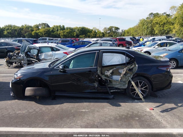 45962729 :رقم المزاد ، 4T1G11AK7NU703446 vin ، 2022 Toyota Camry Se مزاد بيع