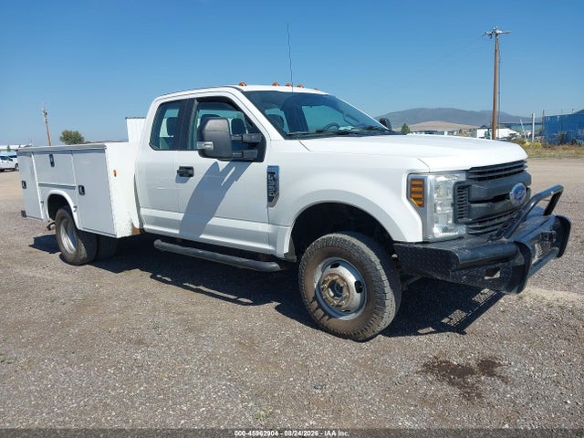 45962904 :رقم المزاد ، 1FD8X3H64KED43713 vin ، 2019 Ford F-350 Chassis Xl مزاد بيع