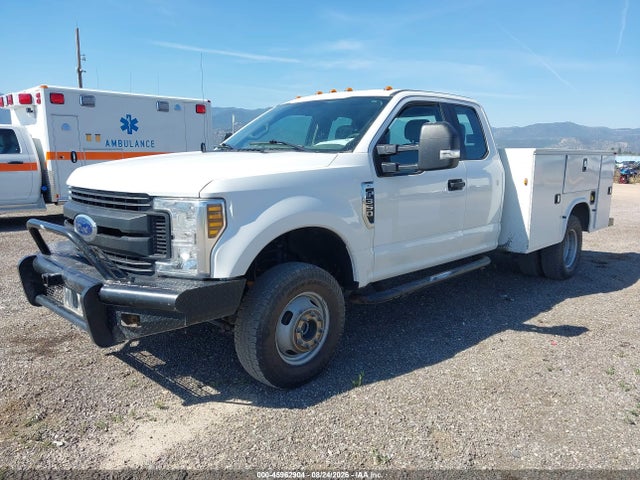 45962904 :رقم المزاد ، 1FD8X3H64KED43713 vin ، 2019 Ford F-350 Chassis Xl مزاد بيع