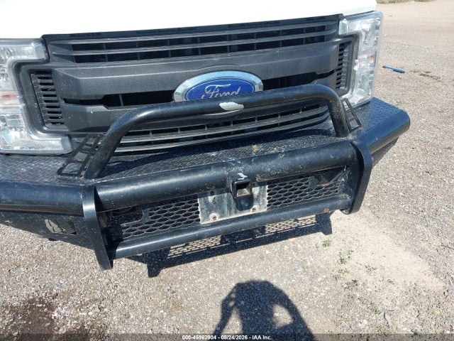 45962904 :رقم المزاد ، 1FD8X3H64KED43713 vin ، 2019 Ford F-350 Chassis Xl مزاد بيع