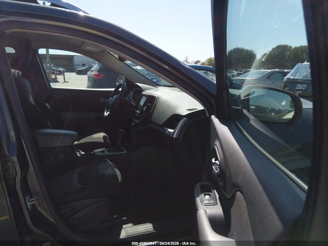 45962941 :رقم المزاد ، 1C4PJMCB3EW190882 vin ، 2014 Jeep Cherokee Latitude مزاد بيع