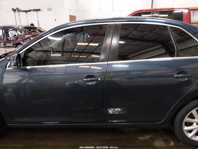 2010 Volkswagen Jetta Se მანქანა იყიდება აუქციონზე, vin: 3VWRX7AJ1AM028985, აუქციონის ნომერი: 45962980