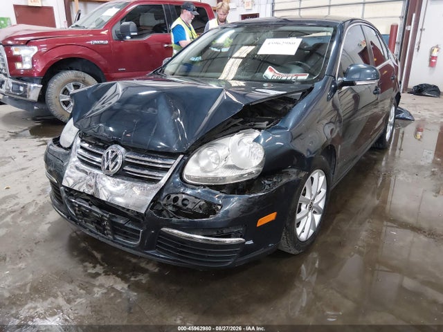 2010 Volkswagen Jetta Se მანქანა იყიდება აუქციონზე, vin: 3VWRX7AJ1AM028985, აუქციონის ნომერი: 45962980