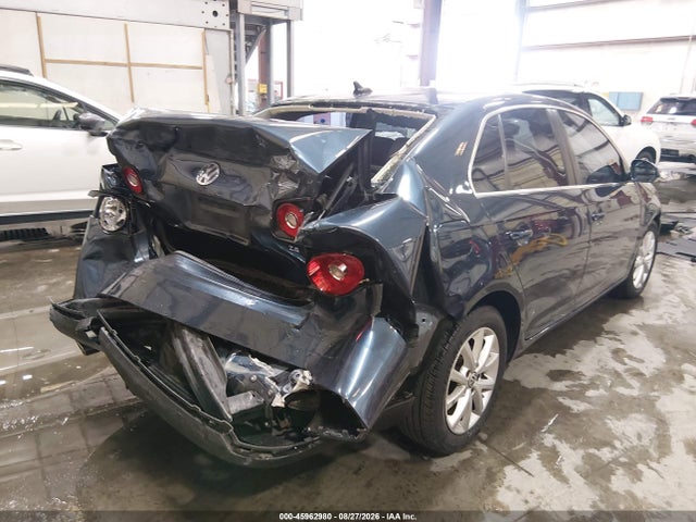 2010 Volkswagen Jetta Se მანქანა იყიდება აუქციონზე, vin: 3VWRX7AJ1AM028985, აუქციონის ნომერი: 45962980
