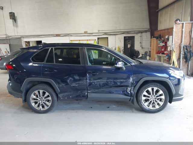 45963000 :رقم المزاد ، 2T3A1RFV9MW219422 vin ، 2021 Toyota Rav4 Xle Premium مزاد بيع