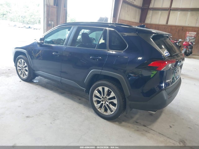 45963000 :رقم المزاد ، 2T3A1RFV9MW219422 vin ، 2021 Toyota Rav4 Xle Premium مزاد بيع