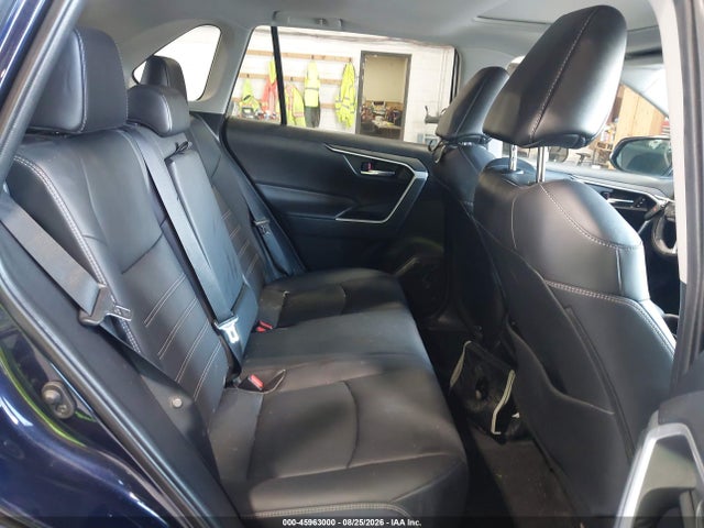 45963000 :رقم المزاد ، 2T3A1RFV9MW219422 vin ، 2021 Toyota Rav4 Xle Premium مزاد بيع