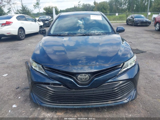 Продажа на аукционе авто 2018 Toyota Camry Le, vin: 4T1B11HK3JU627654, номер лота: 45963031