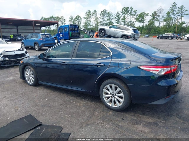Продажа на аукционе авто 2018 Toyota Camry Le, vin: 4T1B11HK3JU627654, номер лота: 45963031