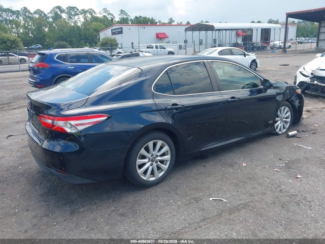 Продажа на аукционе авто 2018 Toyota Camry Le, vin: 4T1B11HK3JU627654, номер лота: 45963031
