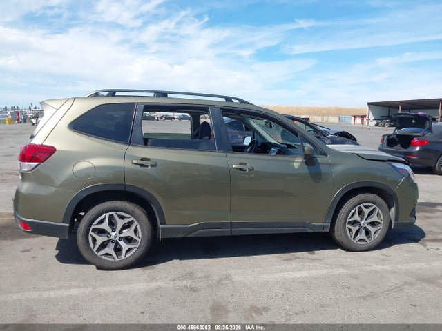 Продаж на аукціоні авто 2022 Subaru Forester Premium, vin: JF2SKAEC4NH416705, номер лоту: 45963062