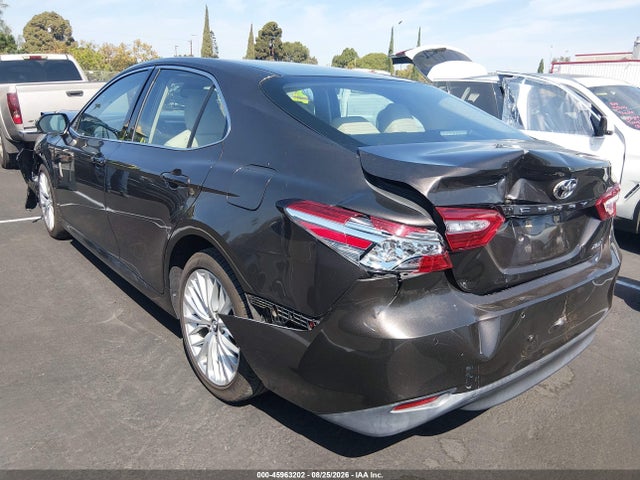 Toyota CAMRY XLE 2018 4T1B11HK2JU017857 Image 3