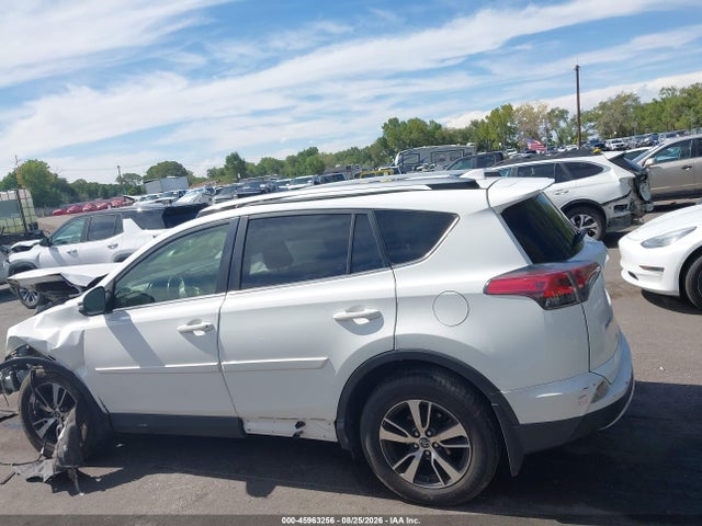 Toyota Rav4 Xle 2018 JTMRFREVXJJ180923 Image 13