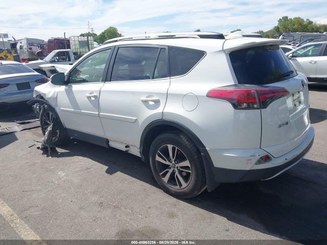 Toyota Rav4 Xle 2018 JTMRFREVXJJ180923 Image 3