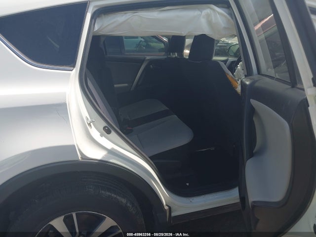 Toyota Rav4 Xle 2018 JTMRFREVXJJ180923 Image 8