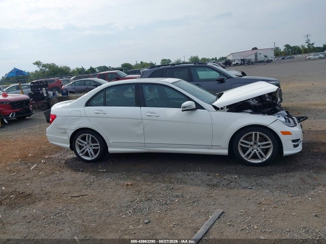 45963290 :رقم المزاد ، WDDGF8AB3EA908008 vin ، 2014 Mercedes-benz C 300 Sport 4matic مزاد بيع