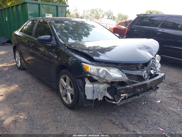 45963300 :رقم المزاد ، 4T1BF1FK4EU324098 vin ، 2014 Toyota Camry Se مزاد بيع