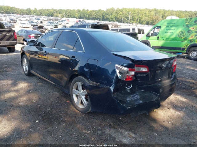 45963300 :رقم المزاد ، 4T1BF1FK4EU324098 vin ، 2014 Toyota Camry Se مزاد بيع
