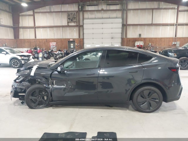 Tesla Model Y 2026 7SAYGAEE1TF676118 Image 14