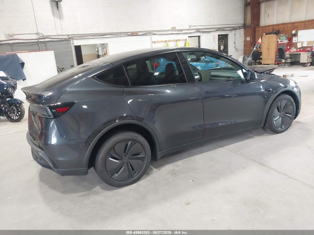 Tesla Model Y 2026 7SAYGAEE1TF676118 Image 4