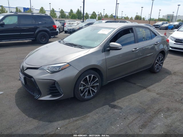 Toyota COROLLA SE 2018 5YFBURHE5JP789397 Image 2