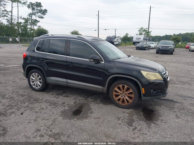 2010 Volkswagen Tiguan Se მანქანა იყიდება აუქციონზე, vin: WVGAV7AX1AW510071, აუქციონის ნომერი: 45963436
