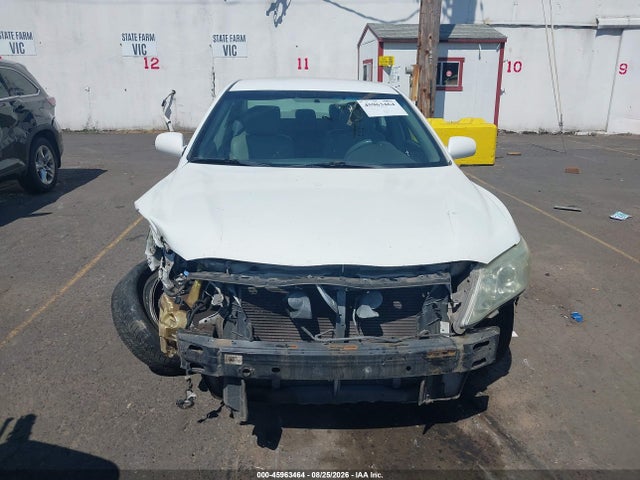 45963464 :رقم المزاد ، 4T1BF3EK1BU587965 vin ، 2011 Toyota Camry Le مزاد بيع