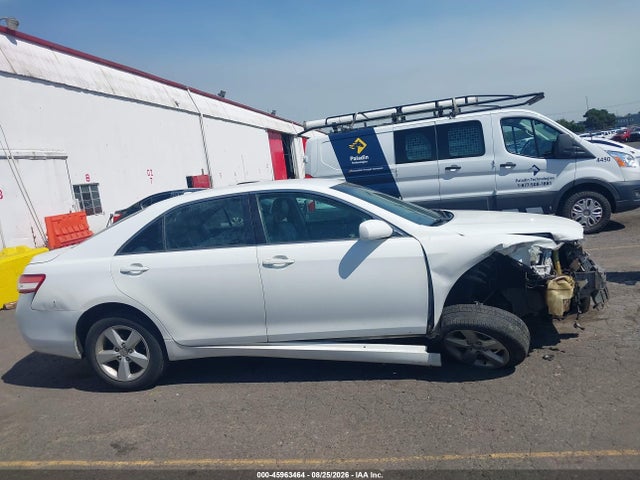 45963464 :رقم المزاد ، 4T1BF3EK1BU587965 vin ، 2011 Toyota Camry Le مزاد بيع