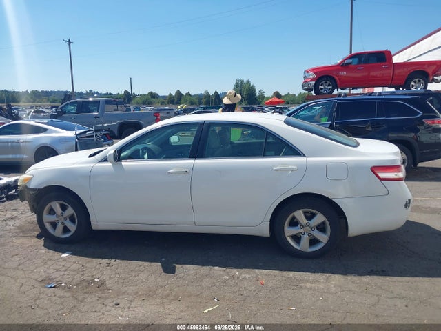 45963464 :رقم المزاد ، 4T1BF3EK1BU587965 vin ، 2011 Toyota Camry Le مزاد بيع