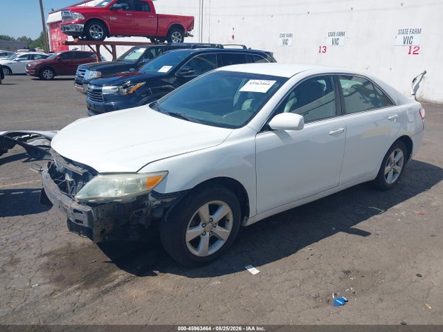 45963464 :رقم المزاد ، 4T1BF3EK1BU587965 vin ، 2011 Toyota Camry Le مزاد بيع