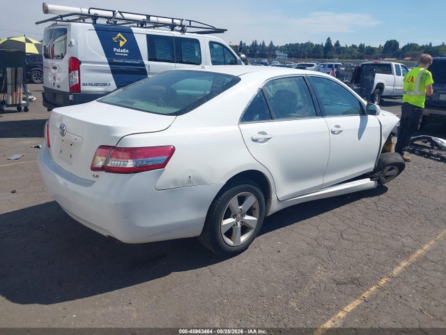 45963464 :رقم المزاد ، 4T1BF3EK1BU587965 vin ، 2011 Toyota Camry Le مزاد بيع