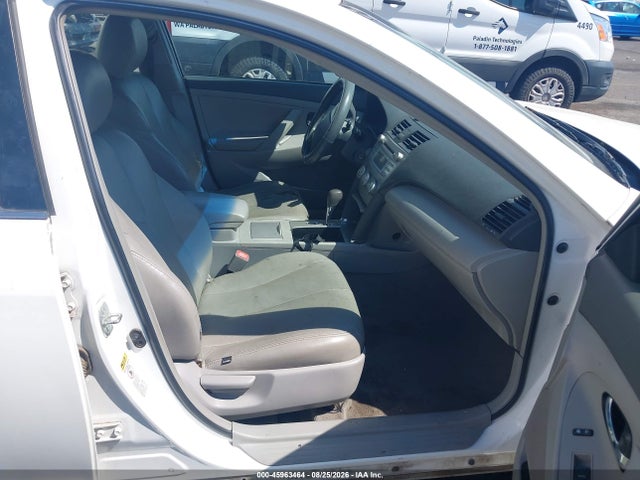 45963464 :رقم المزاد ، 4T1BF3EK1BU587965 vin ، 2011 Toyota Camry Le مزاد بيع