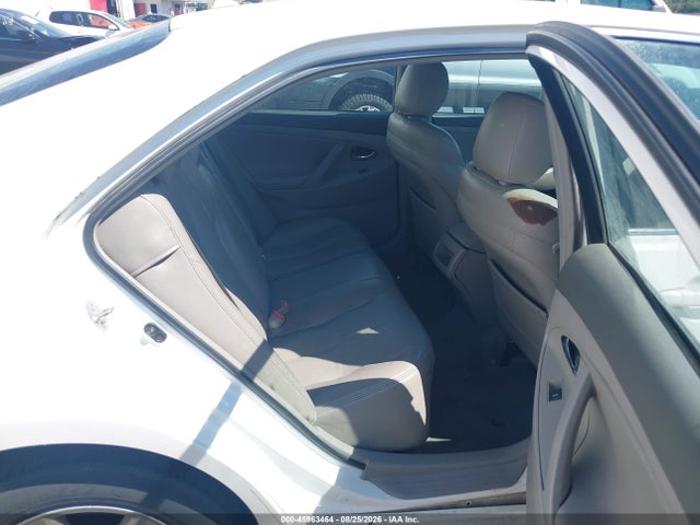 45963464 :رقم المزاد ، 4T1BF3EK1BU587965 vin ، 2011 Toyota Camry Le مزاد بيع